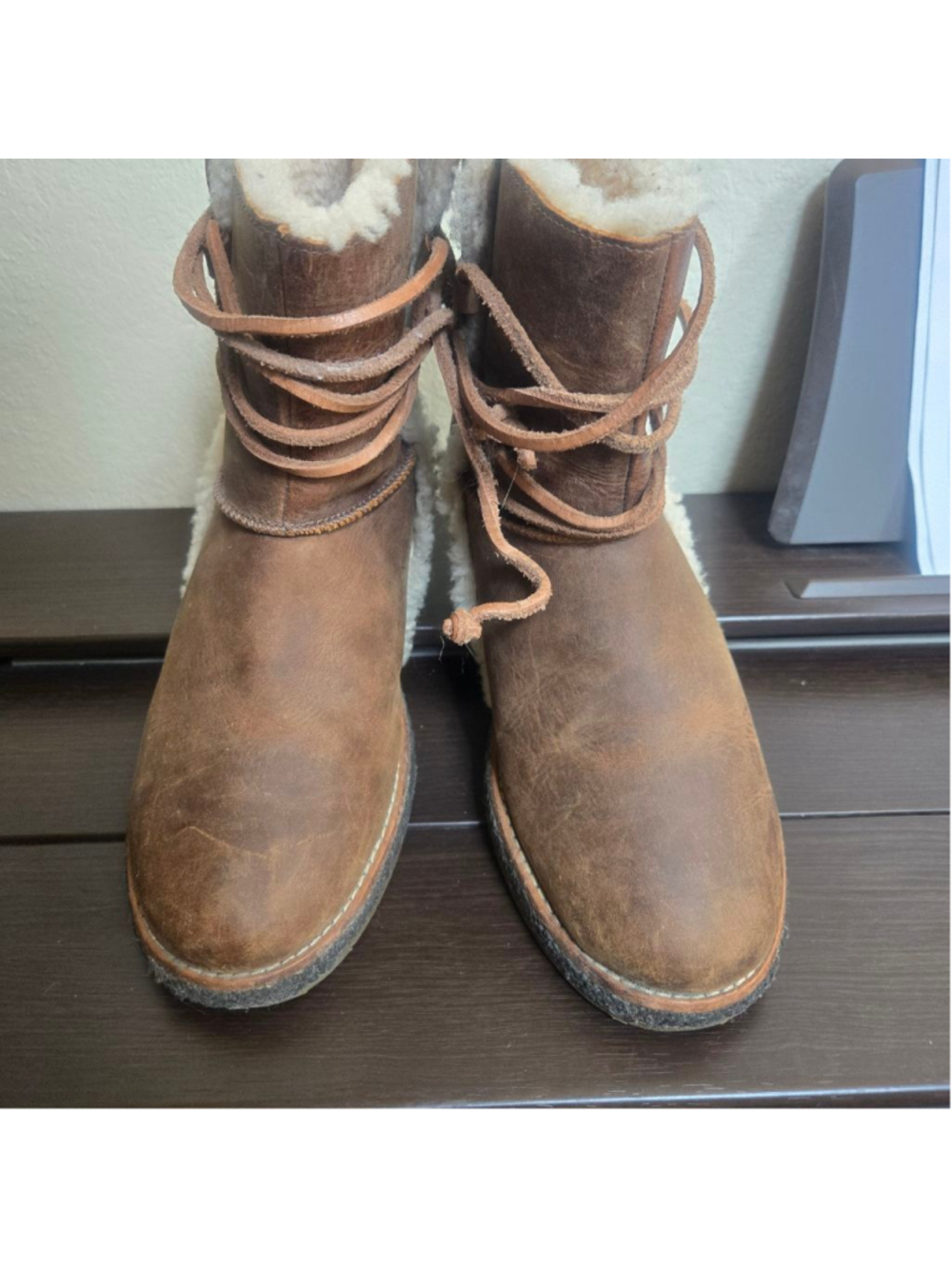 UGG Australia Luisa Water Resistant Leather Boots 1012545 sz 6.5 chocolate - Picture 2 of 8